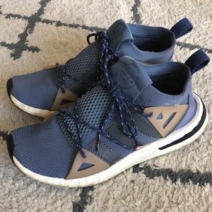 Women’s Adidas sneakers